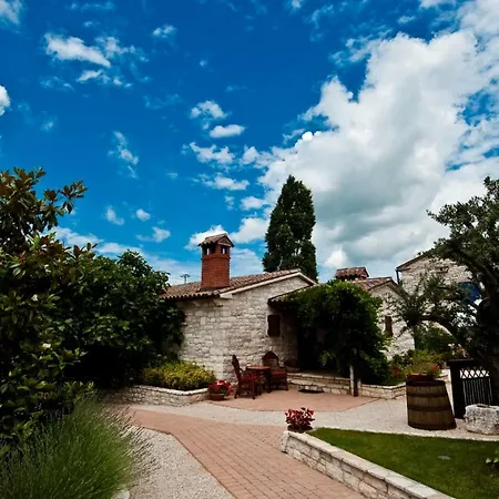 Baladur Apartments Guest house