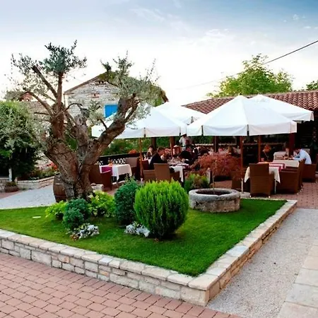 Baladur Apartments Guest house Kanfanar