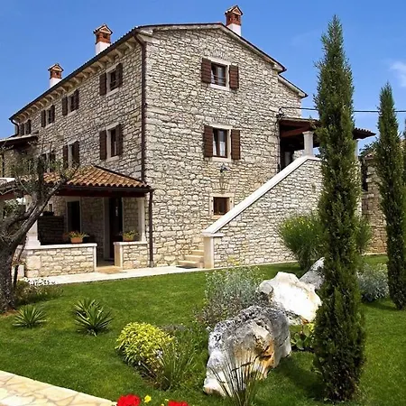 Guest house Baladur Apartments 3*