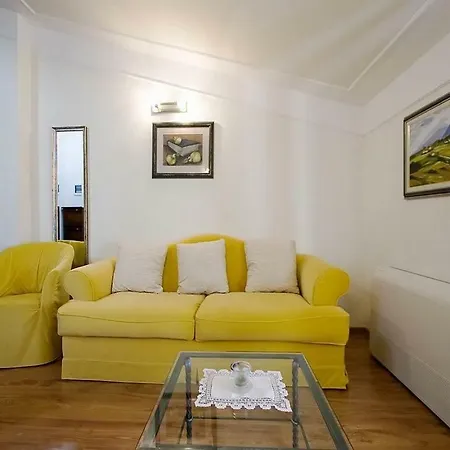 Baladur Apartments 3*